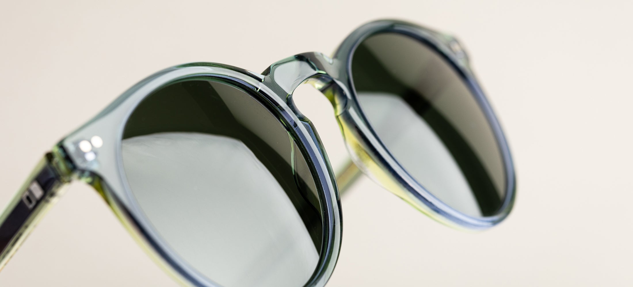 Watch How Mineral Glass Is Made